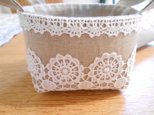 linen-and-lace-basket-and-pouch-2
