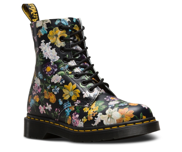 Doc Martens – flowers – Stitches of Time